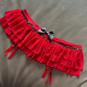 NEW Frederick’s of Hollywood sexy red garter belt with thong